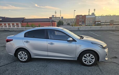 KIA Rio IV, 2018 год, 1 300 000 рублей, 4 фотография