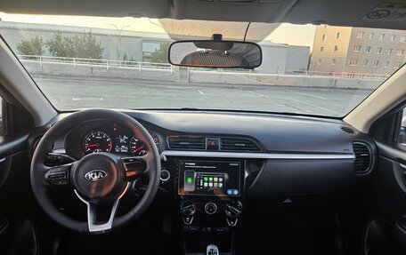 KIA Rio IV, 2018 год, 1 300 000 рублей, 10 фотография