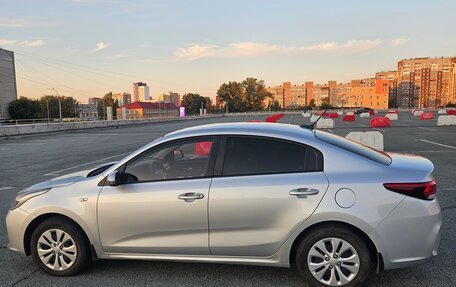 KIA Rio IV, 2018 год, 1 300 000 рублей, 11 фотография