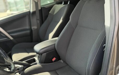 Toyota RAV4, 2018 год, 2 750 000 рублей, 13 фотография