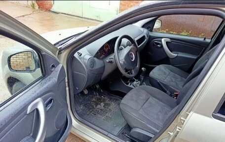 Renault Logan I, 2015 год, 550 000 рублей, 2 фотография