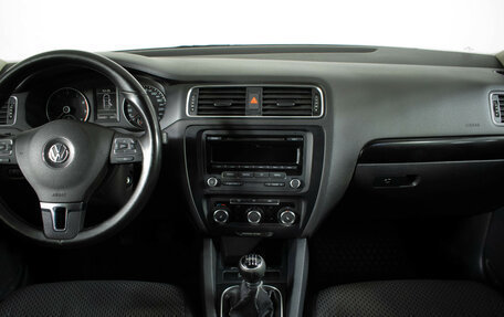 Volkswagen Jetta VI, 2011 год, 995 000 рублей, 11 фотография