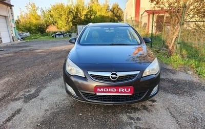 Opel Astra J, 2011 год, 725 000 рублей, 1 фотография