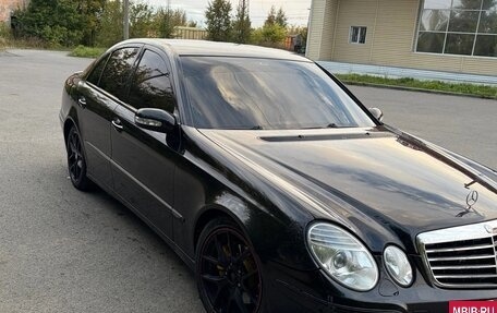 Mercedes-Benz E-Класс, 2003 год, 800 000 рублей, 8 фотография