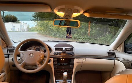 Mercedes-Benz E-Класс, 2003 год, 800 000 рублей, 11 фотография