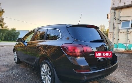 Opel Astra J, 2011 год, 725 000 рублей, 3 фотография