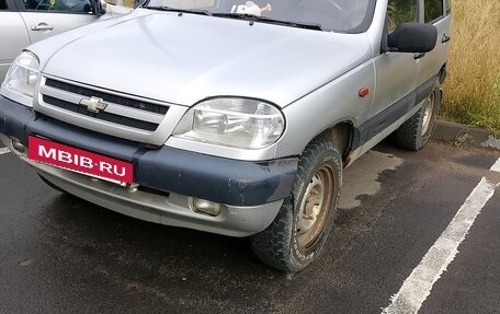 Chevrolet Niva I рестайлинг, 2005 год, 150 000 рублей, 3 фотография