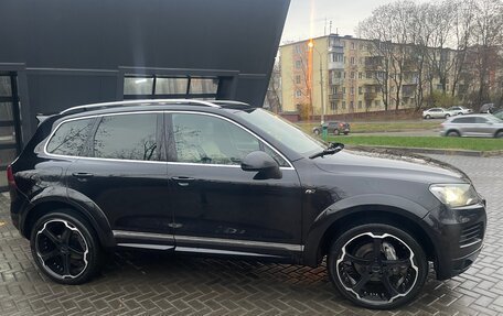Volkswagen Touareg III, 2011 год, 1 700 000 рублей, 2 фотография