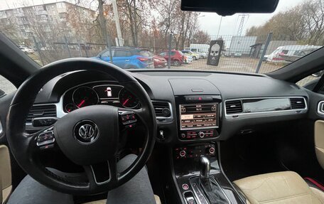 Volkswagen Touareg III, 2011 год, 1 700 000 рублей, 4 фотография