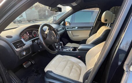 Volkswagen Touareg III, 2011 год, 1 700 000 рублей, 6 фотография