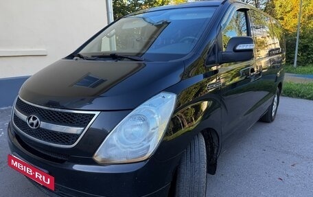 Hyundai Grand Starex Grand Starex I рестайлинг 2, 2010 год, 1 350 000 рублей, 3 фотография