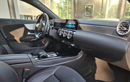 Mercedes-Benz CLA, 2019 год, 2 550 000 рублей, 10 фотография