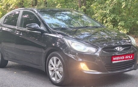 Hyundai Solaris II рестайлинг, 2011 год, 685 000 рублей, 1 фотография