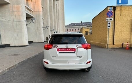 Toyota RAV4, 2014 год, 1 850 000 рублей, 8 фотография