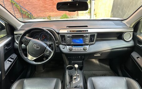 Toyota RAV4, 2014 год, 1 850 000 рублей, 21 фотография