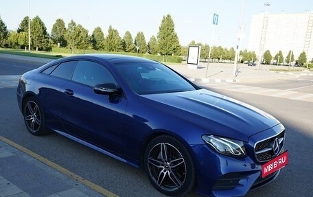 Mercedes-Benz E-Класс, 2019 год, 4 500 000 рублей, 3 фотография