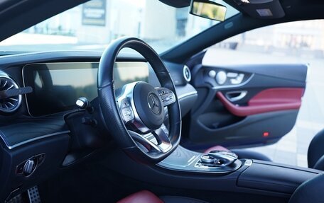 Mercedes-Benz E-Класс, 2019 год, 4 500 000 рублей, 19 фотография