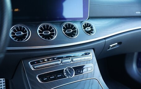 Mercedes-Benz E-Класс, 2019 год, 4 500 000 рублей, 20 фотография