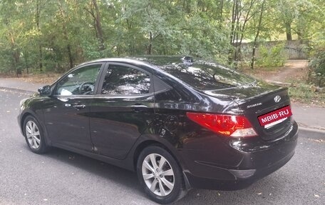 Hyundai Solaris II рестайлинг, 2011 год, 685 000 рублей, 16 фотография