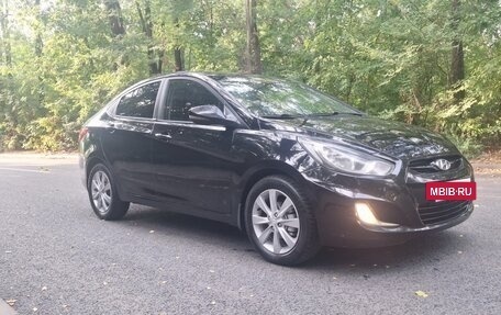 Hyundai Solaris II рестайлинг, 2011 год, 685 000 рублей, 12 фотография