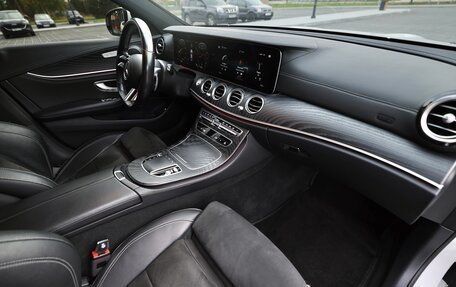 Mercedes-Benz E-Класс, 2021 год, 5 200 000 рублей, 26 фотография