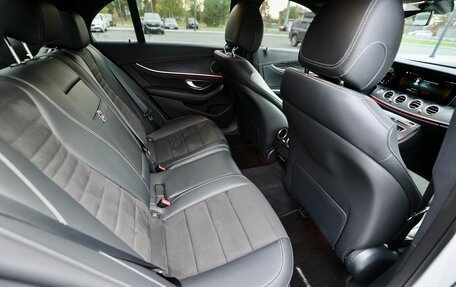 Mercedes-Benz E-Класс, 2021 год, 5 200 000 рублей, 31 фотография