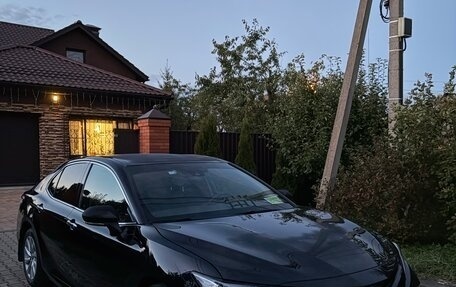 Toyota Camry, 2021 год, 2 600 000 рублей, 5 фотография