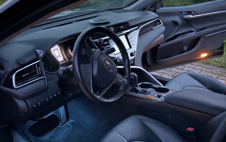 Toyota Camry, 2021 год, 2 600 000 рублей, 7 фотография