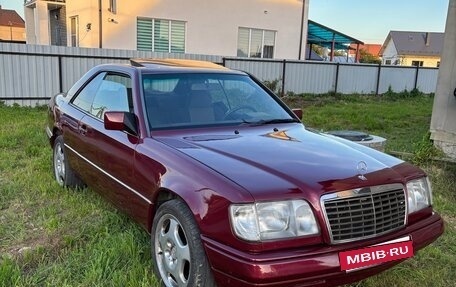 Mercedes-Benz E-Класс, 1995 год, 750 000 рублей, 1 фотография