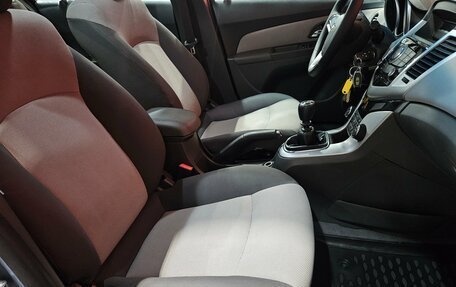Chevrolet Cruze II, 2010 год, 549 000 рублей, 12 фотография
