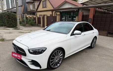 Mercedes-Benz E-Класс, 2022 год, 5 980 000 рублей, 2 фотография