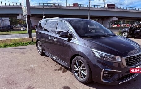 KIA Carnival III, 2018 год, 2 390 000 рублей, 7 фотография