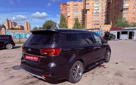 KIA Carnival III, 2018 год, 2 390 000 рублей, 6 фотография