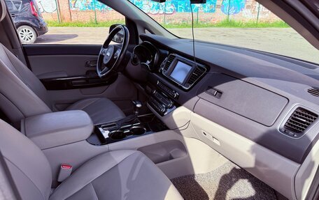 KIA Carnival III, 2018 год, 2 390 000 рублей, 18 фотография