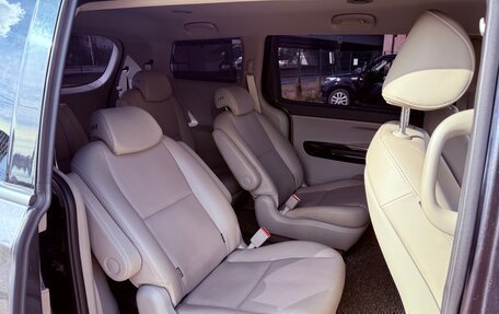 KIA Carnival III, 2018 год, 2 390 000 рублей, 17 фотография