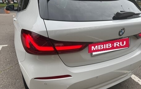 BMW 1 серия, 2022 год, 1 820 000 рублей, 7 фотография