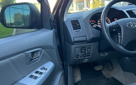 Toyota Hilux VII, 2013 год, 2 600 000 рублей, 28 фотография