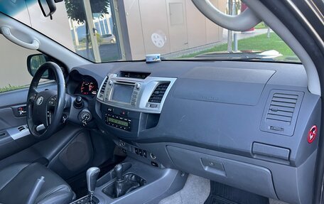 Toyota Hilux VII, 2013 год, 2 600 000 рублей, 25 фотография