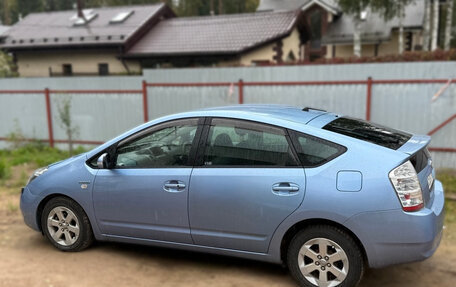 Toyota Prius, 2008 год, 690 000 рублей, 4 фотография