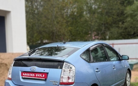Toyota Prius, 2008 год, 690 000 рублей, 2 фотография