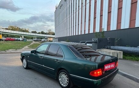 Mercedes-Benz E-Класс, 1996 год, 320 000 рублей, 5 фотография