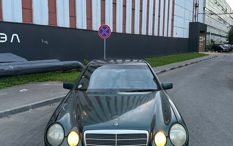 Mercedes-Benz E-Класс, 1996 год, 320 000 рублей, 2 фотография
