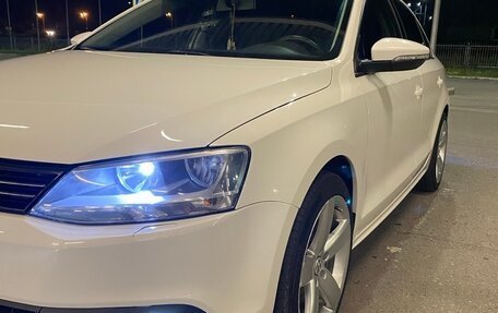 Volkswagen Jetta VI, 2012 год, 1 045 000 рублей, 1 фотография