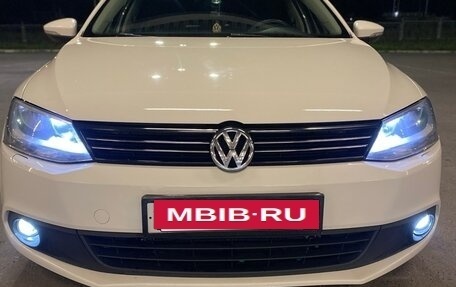 Volkswagen Jetta VI, 2012 год, 1 045 000 рублей, 2 фотография