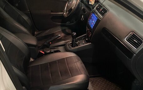 Volkswagen Jetta VI, 2012 год, 1 045 000 рублей, 13 фотография