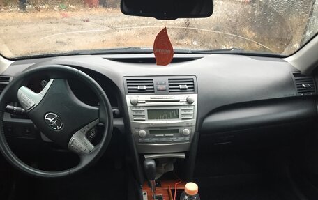 Toyota Camry, 2010 год, 850 000 рублей, 4 фотография