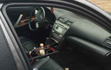 Toyota Camry, 2010 год, 850 000 рублей, 3 фотография