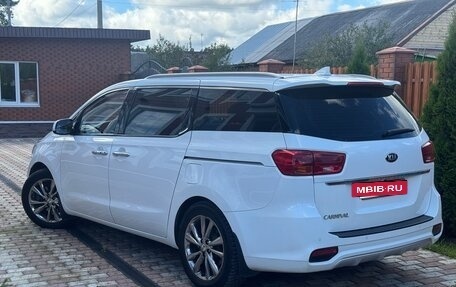 KIA Carnival III, 2019 год, 3 150 000 рублей, 3 фотография