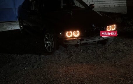 BMW 5 серия, 1998 год, 250 000 рублей, 3 фотография