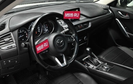 Mazda 6, 2017 год, 1 900 000 рублей, 17 фотография